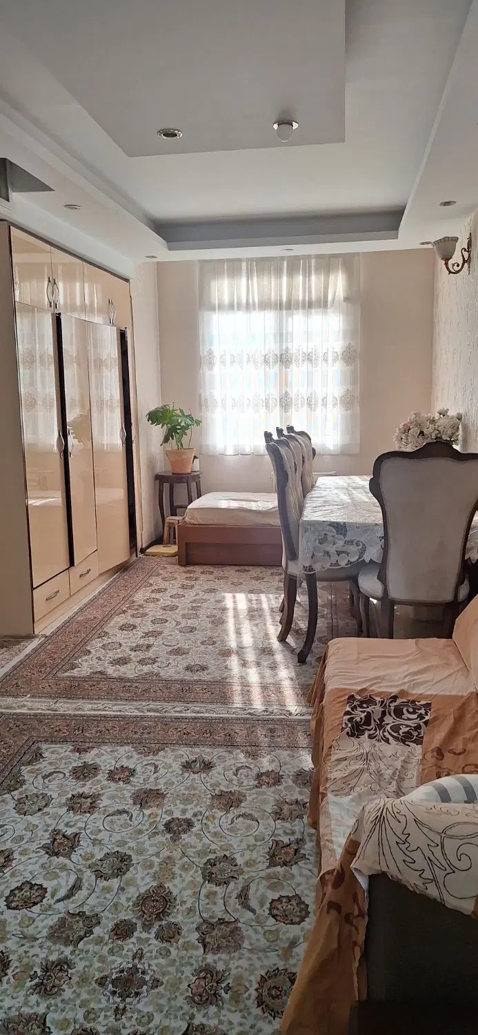 ۹۰ متری _ دوخواب _ خوش نقشه _ میدان ولی عصر