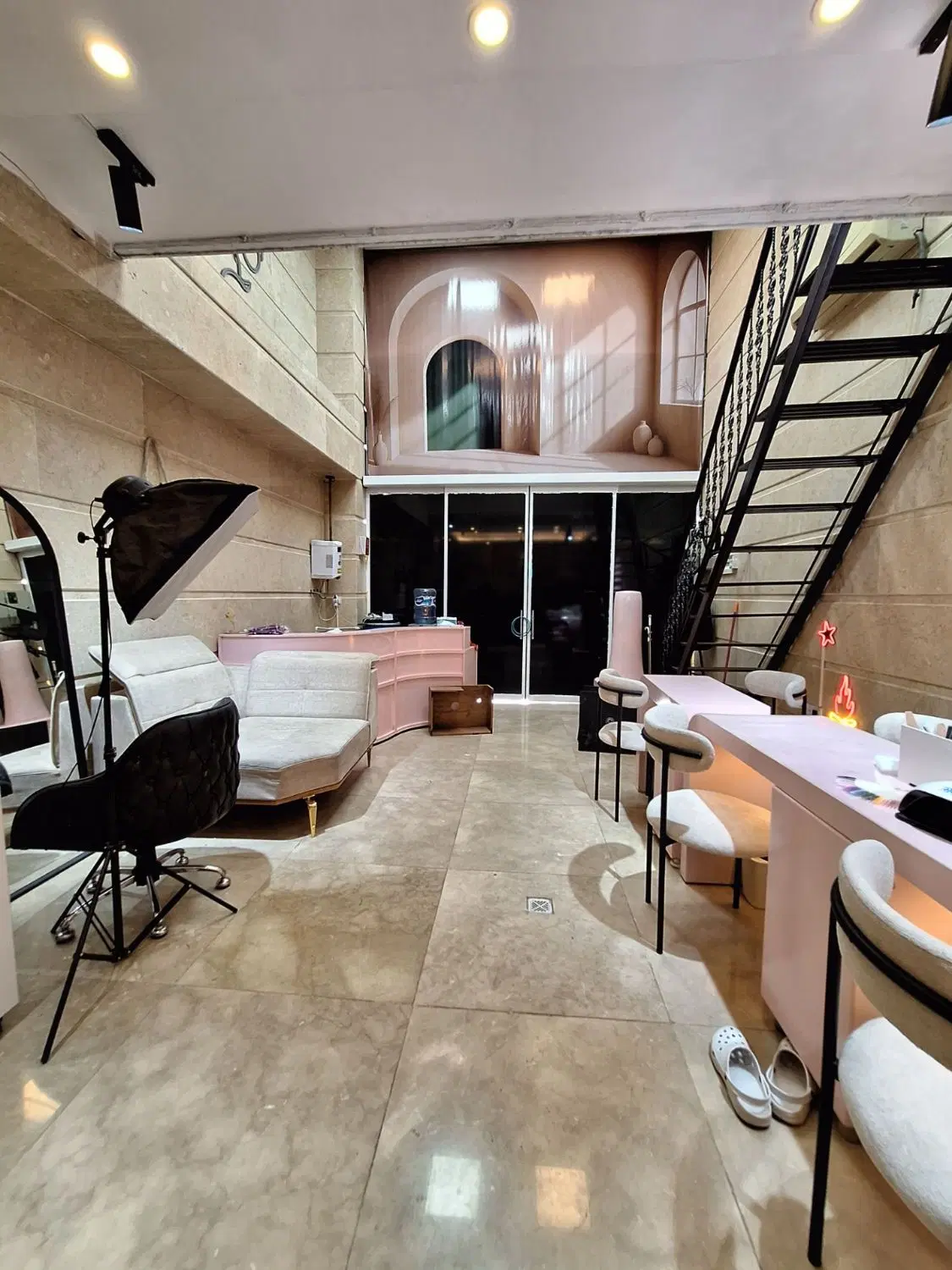 مغازه تابلوخور تاپ لوکیشن