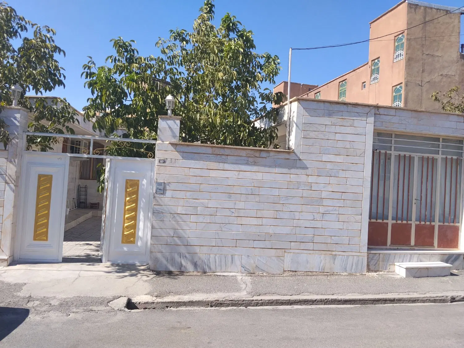 فروش ساختمان ویلایی220متری