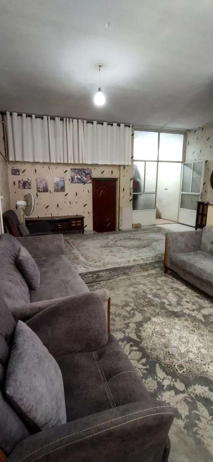 زیر زمین راه ورودی جدا
