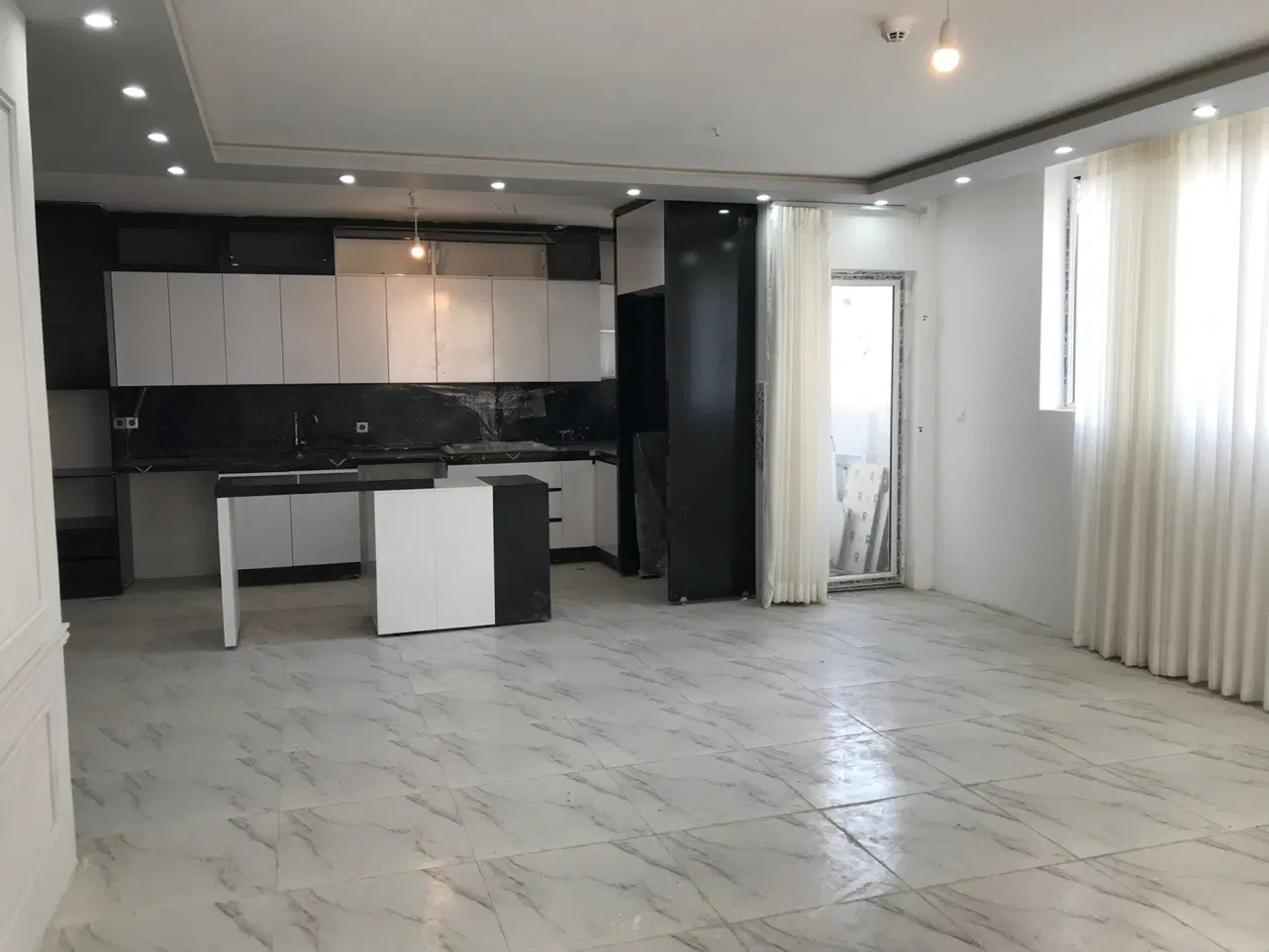 مسکونی ویلایی سه طبقه یکجا زیرفی خیام ۳۶ طالبی ۱۱