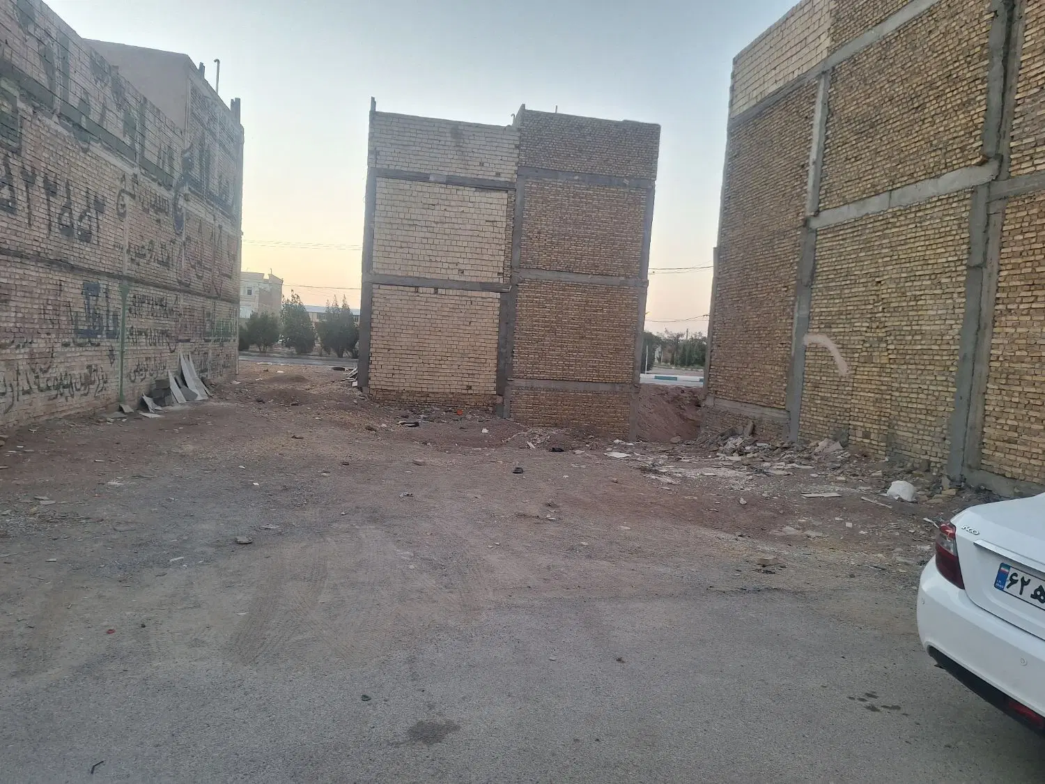 زمین مسکونی سرچشمه زارچ
