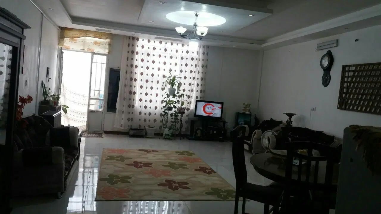 نوساز ۱۰۰ متری طبقه اول.نیشابور بهشتی۷ فروشی
