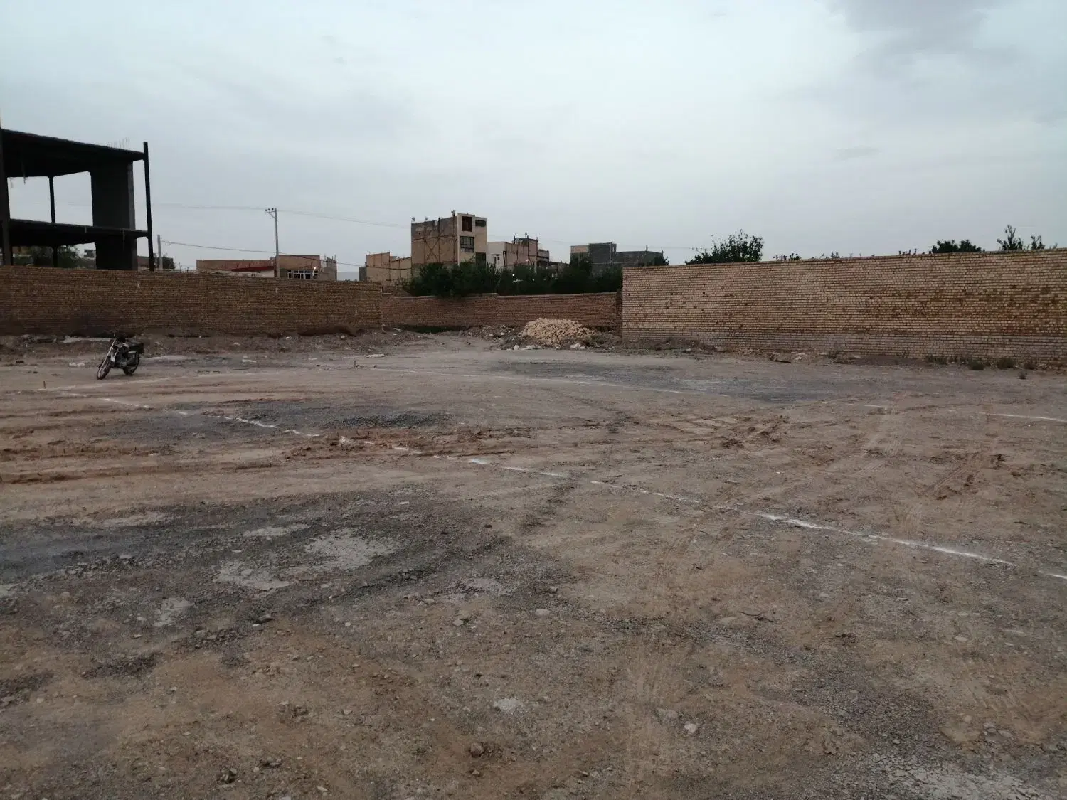 زمین ابریشم 7 ورودی پیشکوه
