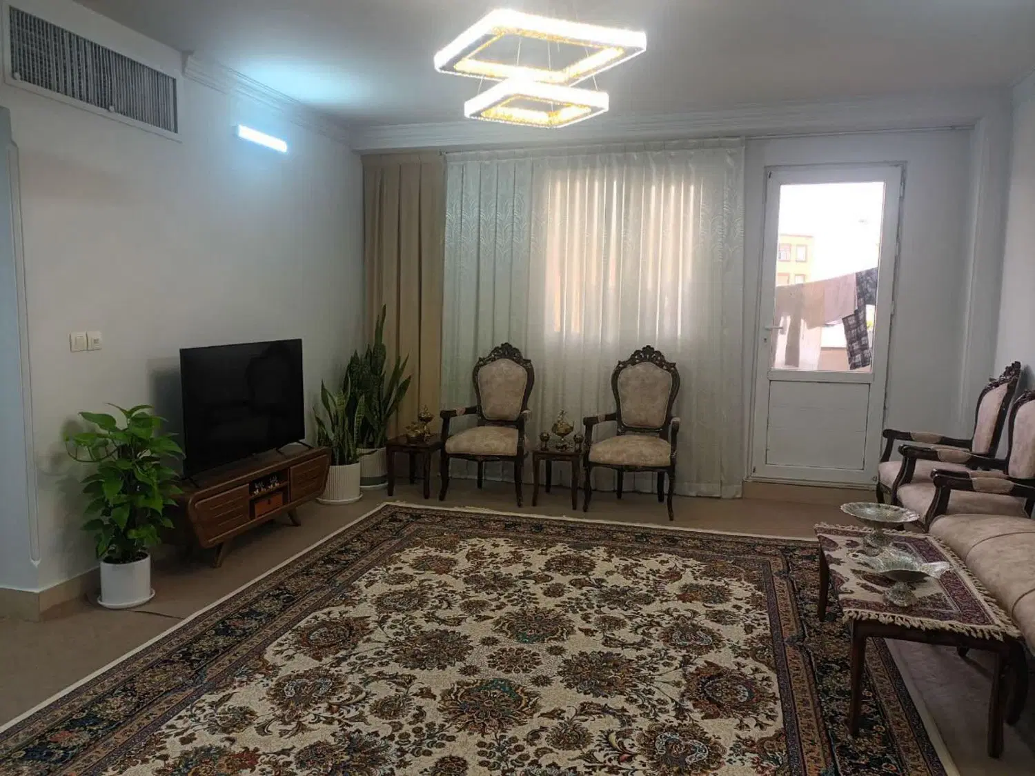 واحد ۸۸متری فول امکانات