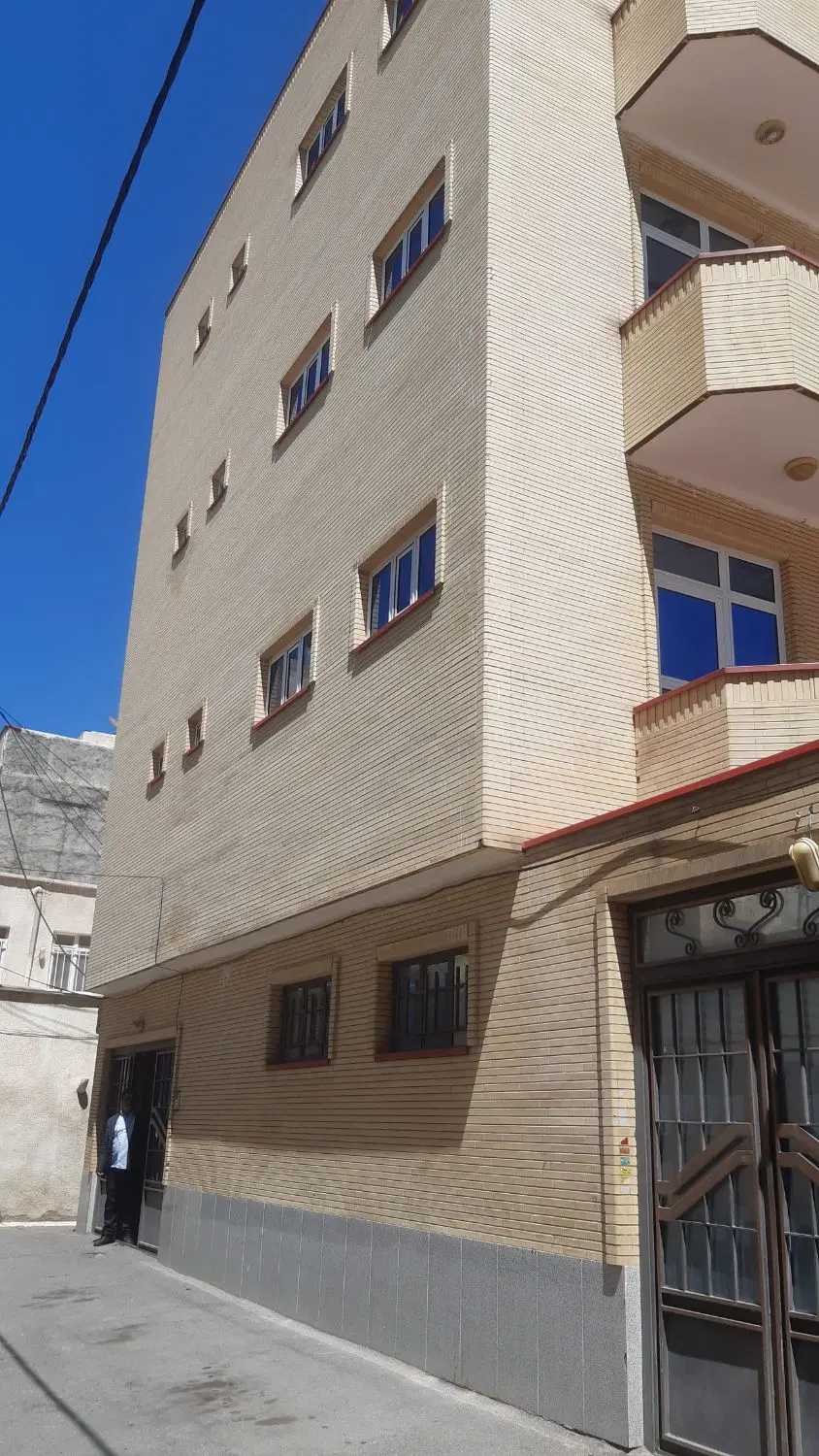 آپارتمان ۸۳ متری
