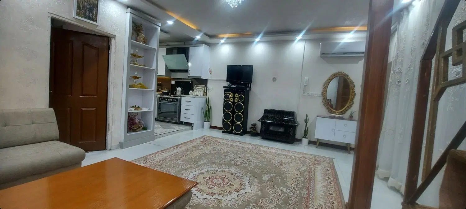 آپارتمان ۹۰ متری ۲ خواب راه جدا