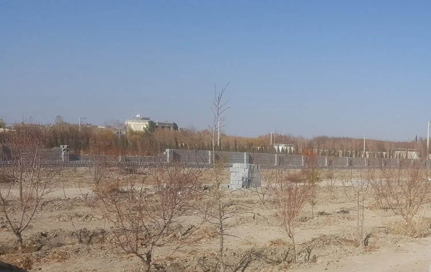 زمین بهارستان 200 متر مربع