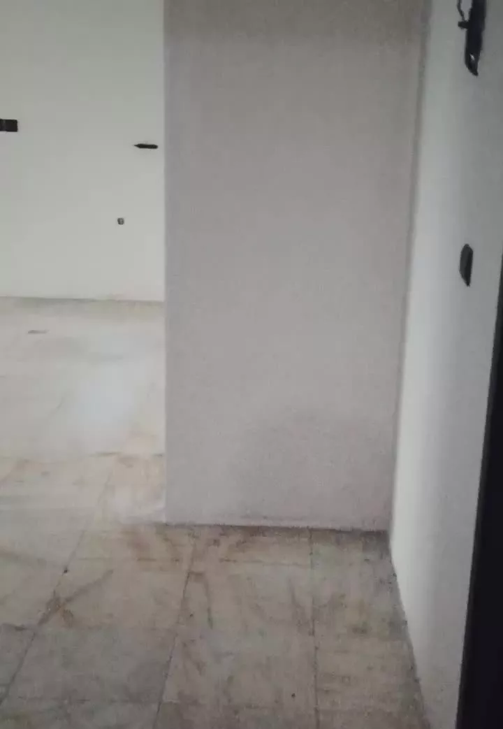 ۱۲۰متردیدباغ سفارت برشریعتی پایین صدر۲اتاق