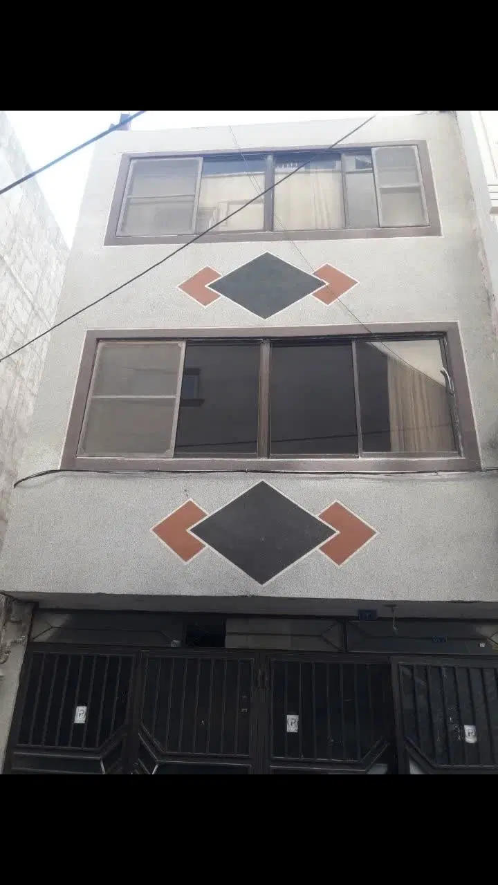 ملک ویلای در سه سقف به فروش میرسد