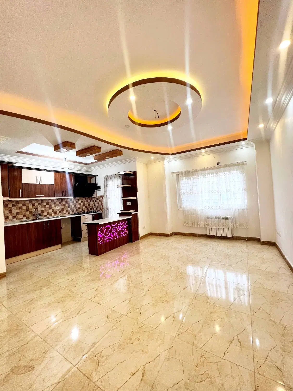 فروش آپارتمان طبقه اول ، پارکینگ اختصاصی، دوخواب