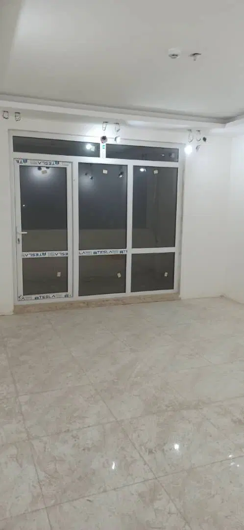 فروش آپارتمان سه خواب غربی نزدیک به اصلی