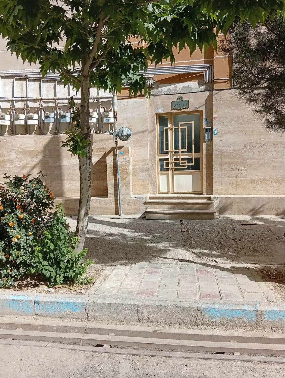 85 متر فول مرتب