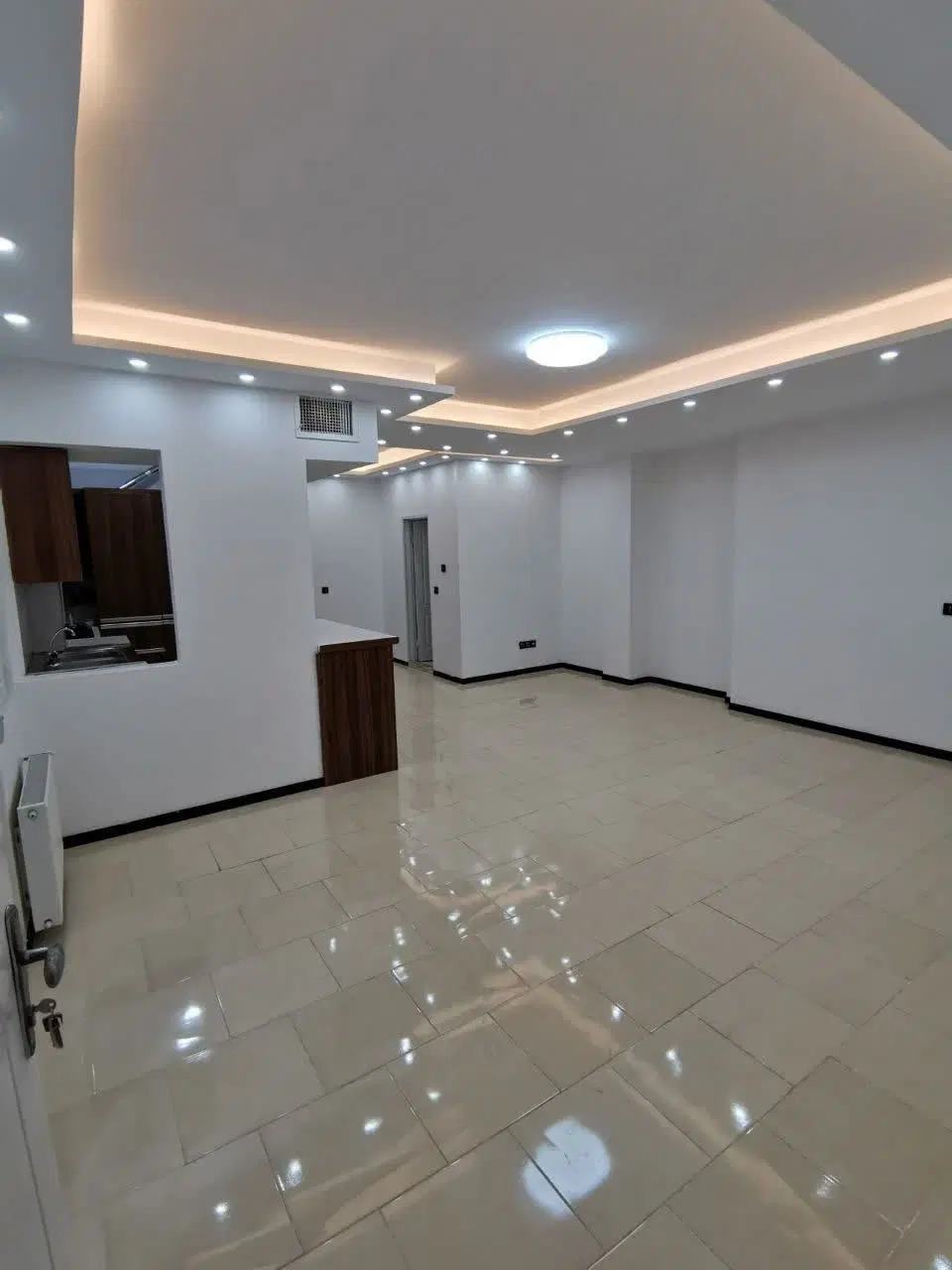 ابریشم_82م_فول‌دیزاین_فروش