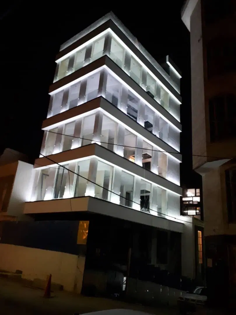 فروش واحد۸۳ متری شاهین شهر