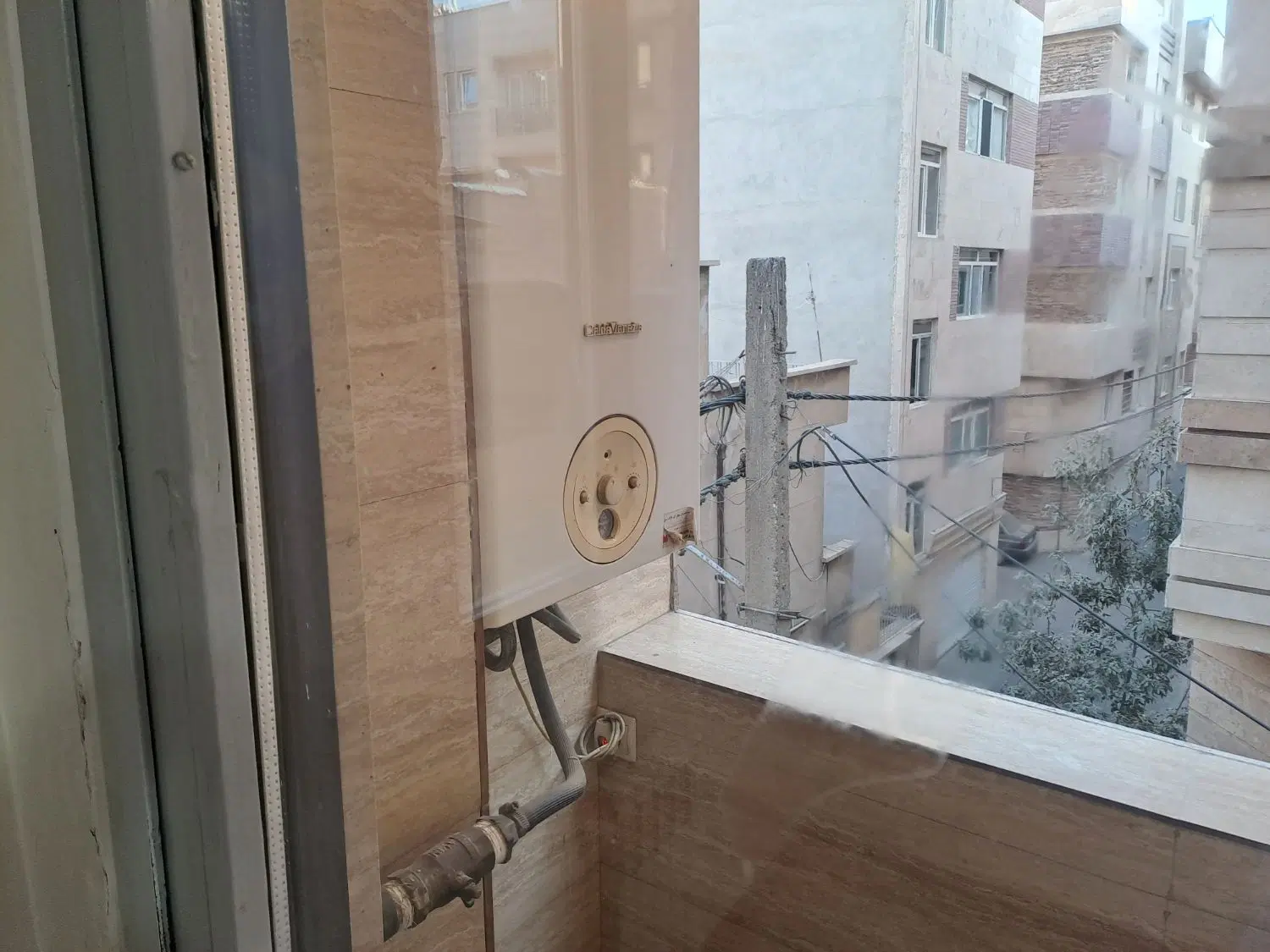 ۶۰متری،دوخواب،طوس دونبش