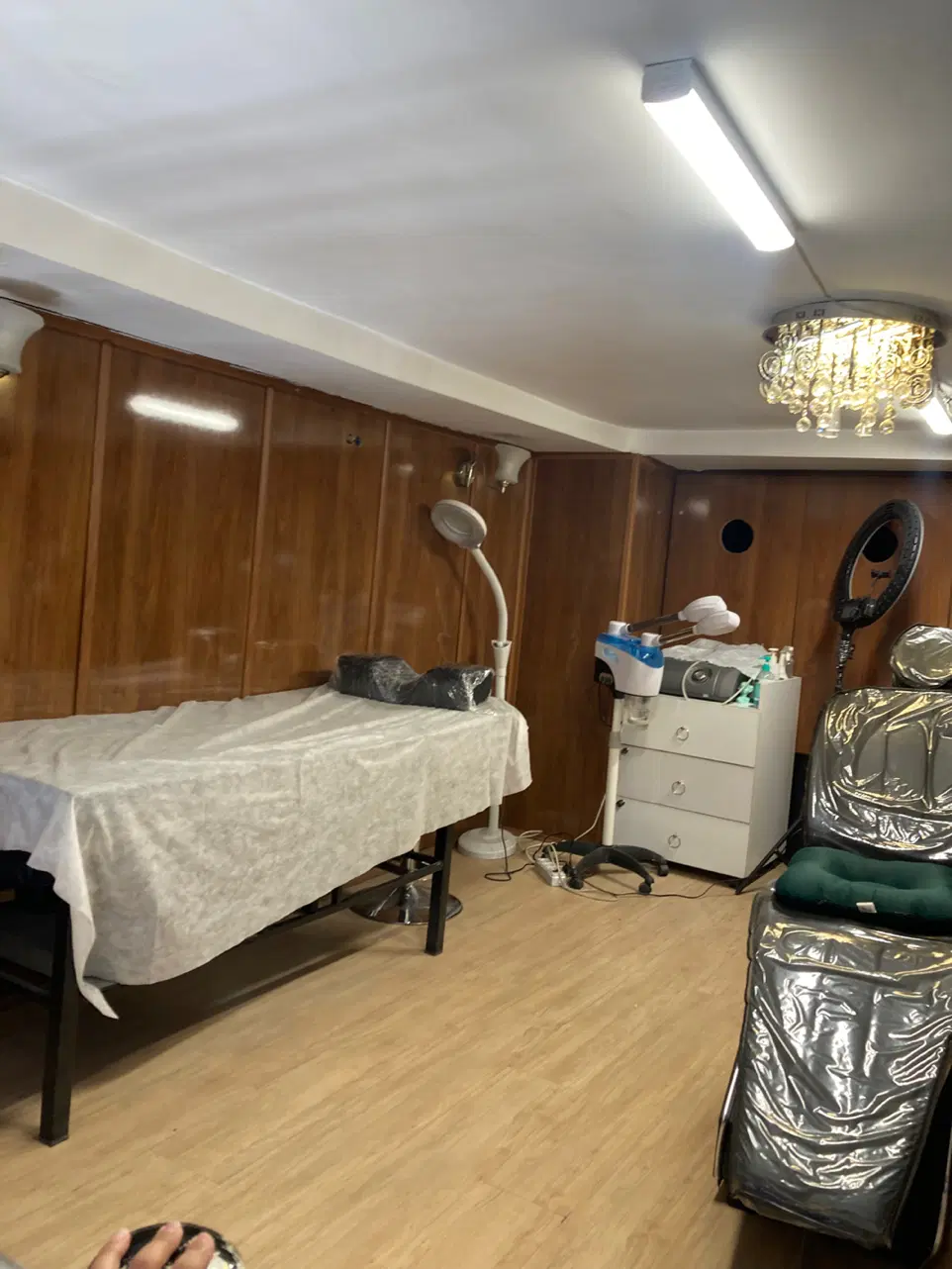 اجاره طبقه دوم سالن زیبایی