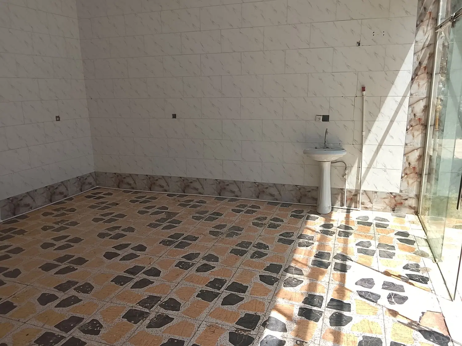 این مغازه اجاره داده میشود