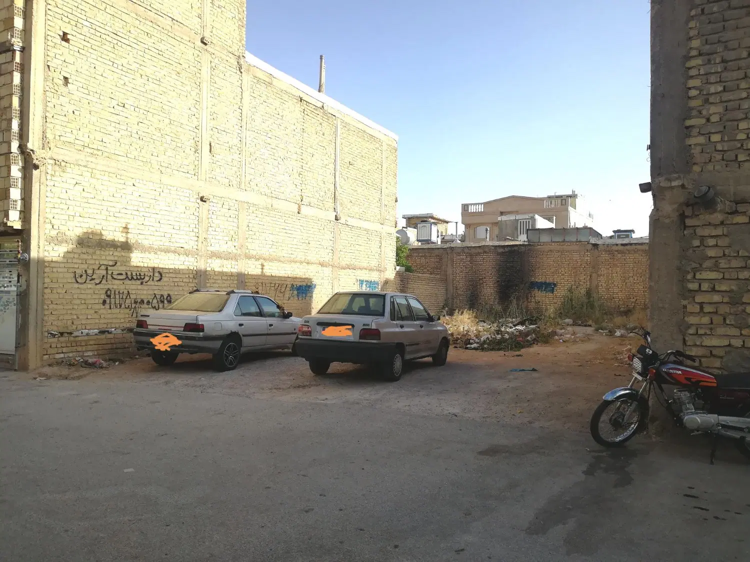 زمین در کوشک میدان