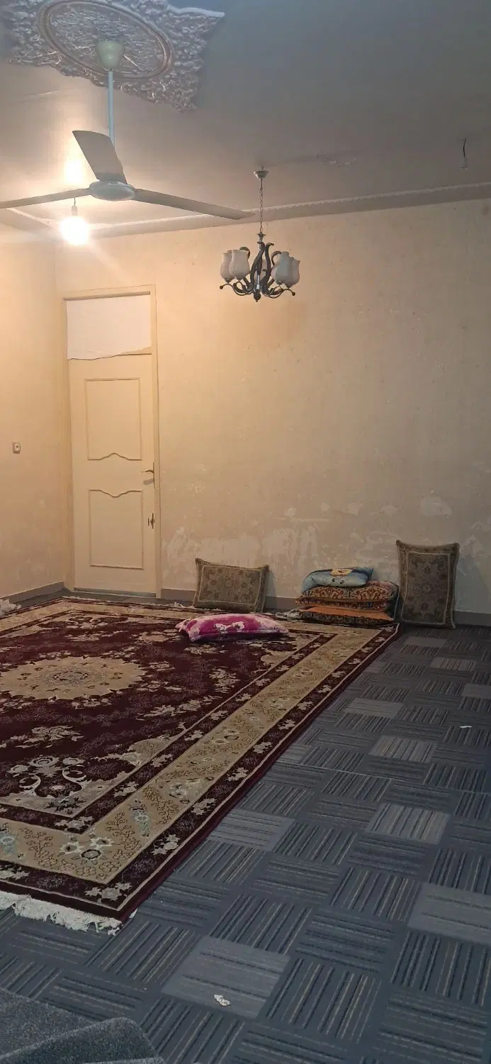 همخونه وهمدم برا ی پیرزن سالم ۷۵ساله