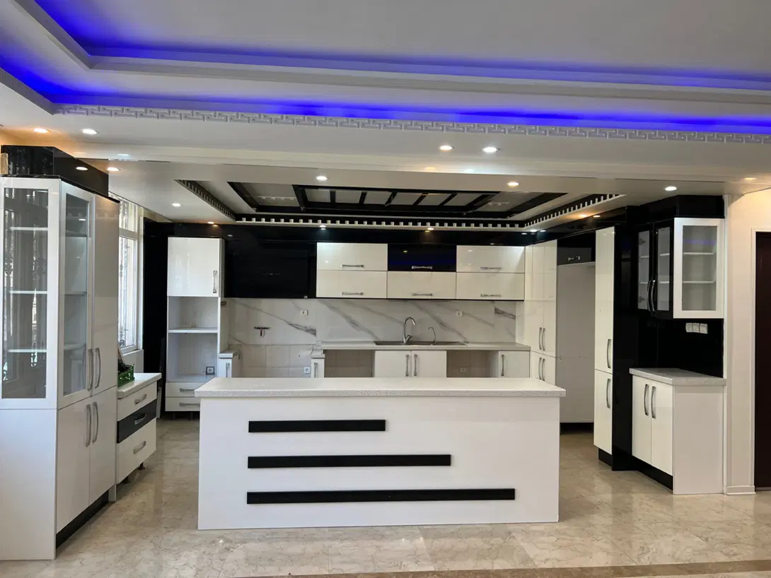 اپارتمان ۱۷۵ متر فول سه خواب