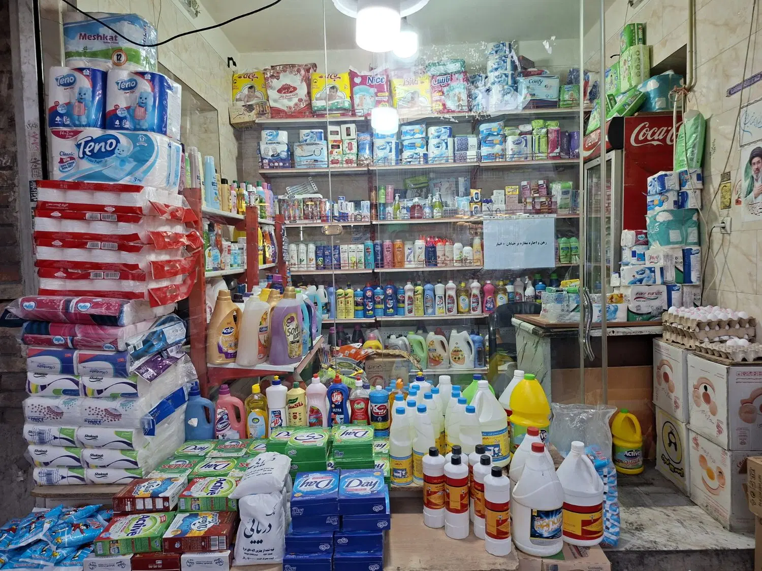 رهن و اجاره مغازه برخیابان +100متر انباری