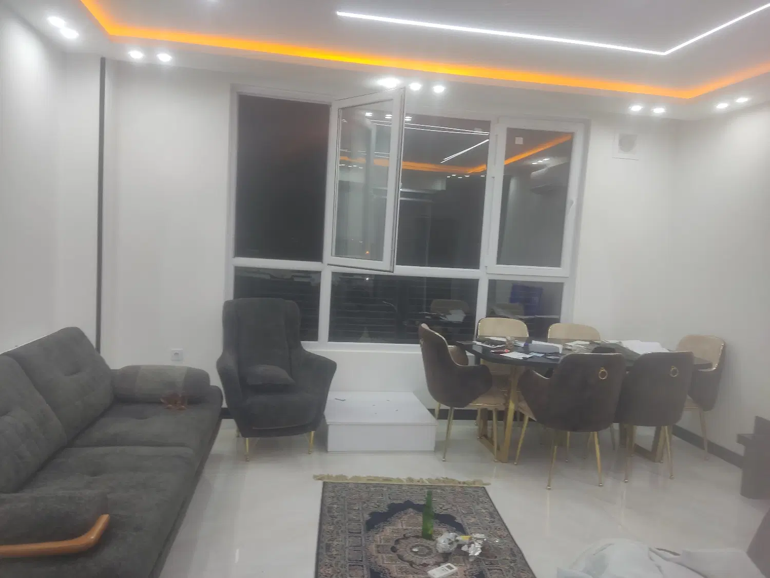 فروش واحددوخواب حدودا۱۰۰متر باهنرجنوبی