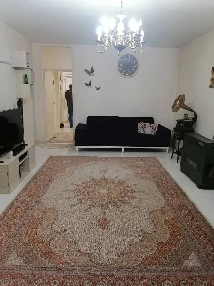 ویلایی با حیاط