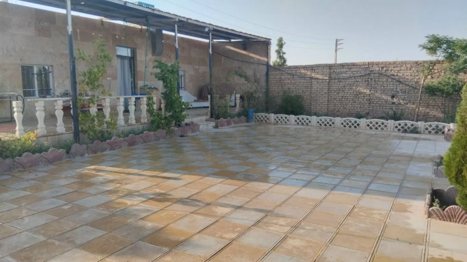 500 متر باغچه چهاردیواری