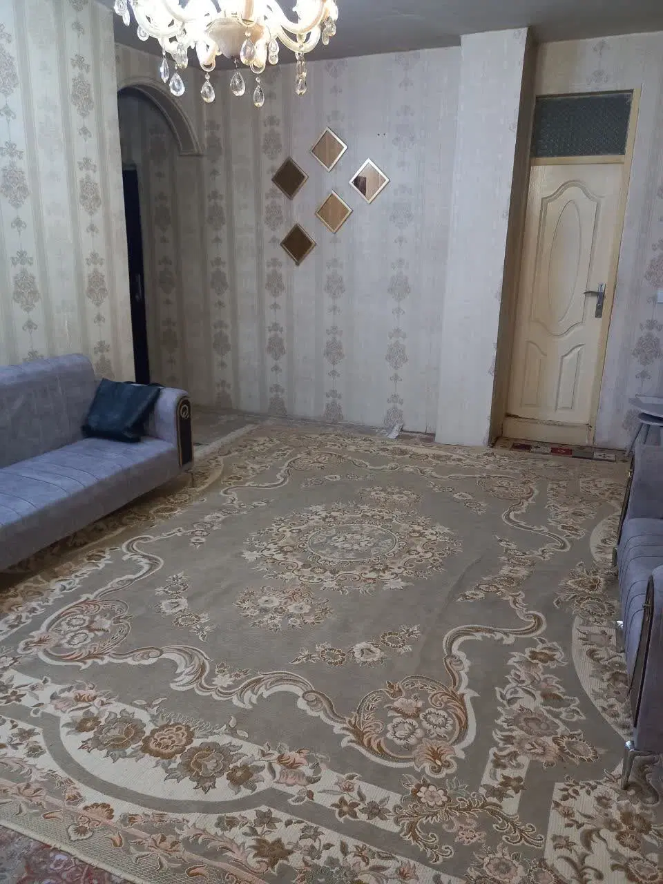 ۶۰ متر طبقه اول نورگیر با پارکینگ و انباری مفیدی