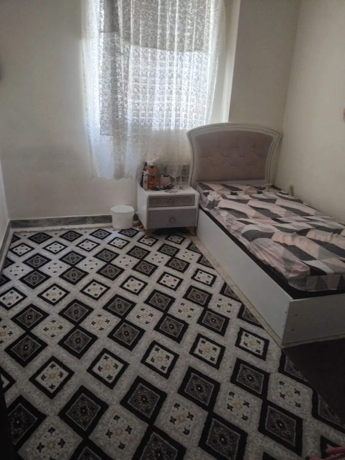 رهن واجاره خونه ۷۶متردوخوابه شهرک مدنی