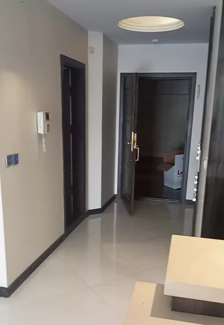 130 متر سه خوابه آجودانیه