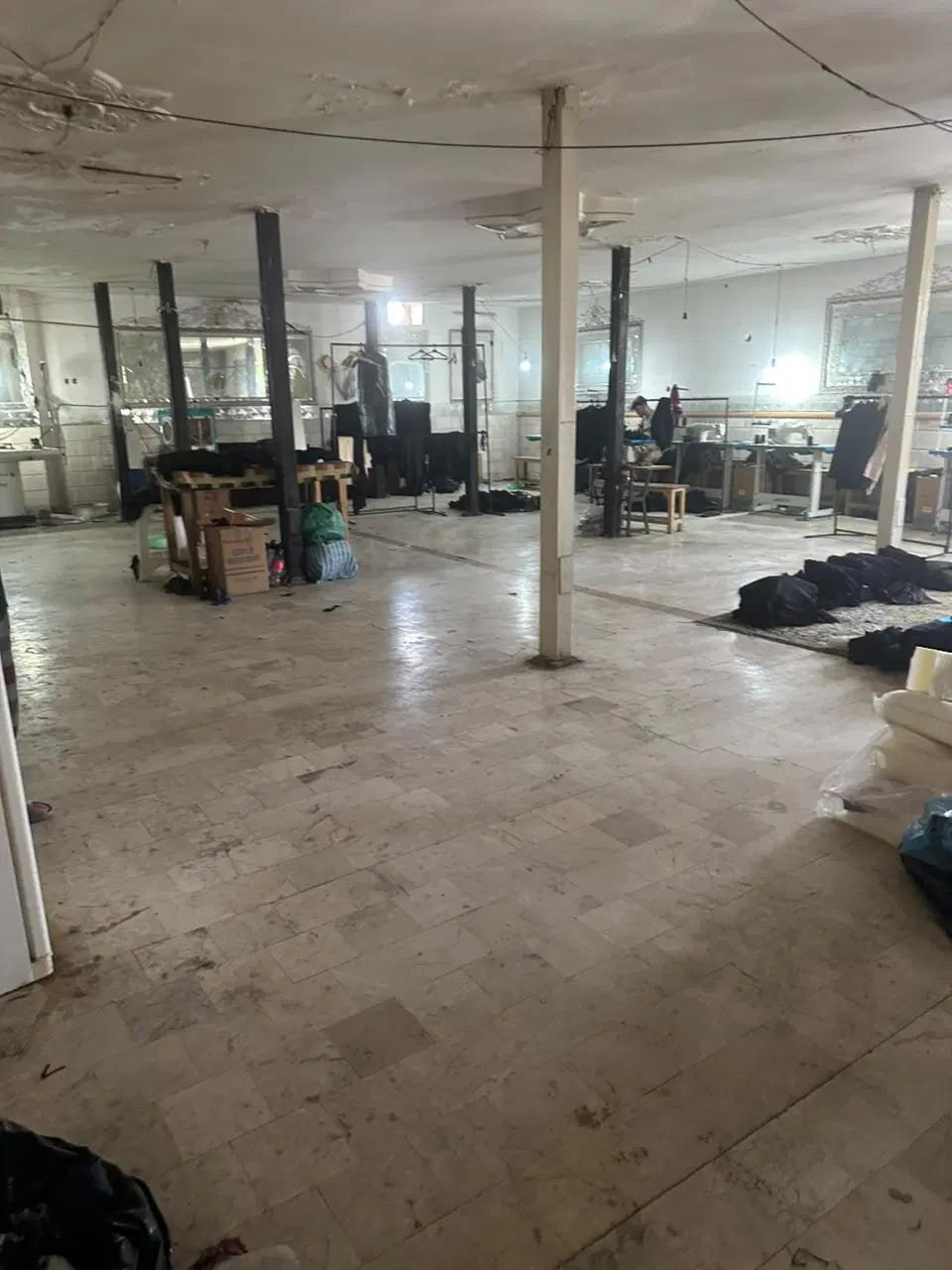 اجاره کارگاه ۲۰۰ متری برای خیاطی و انبار