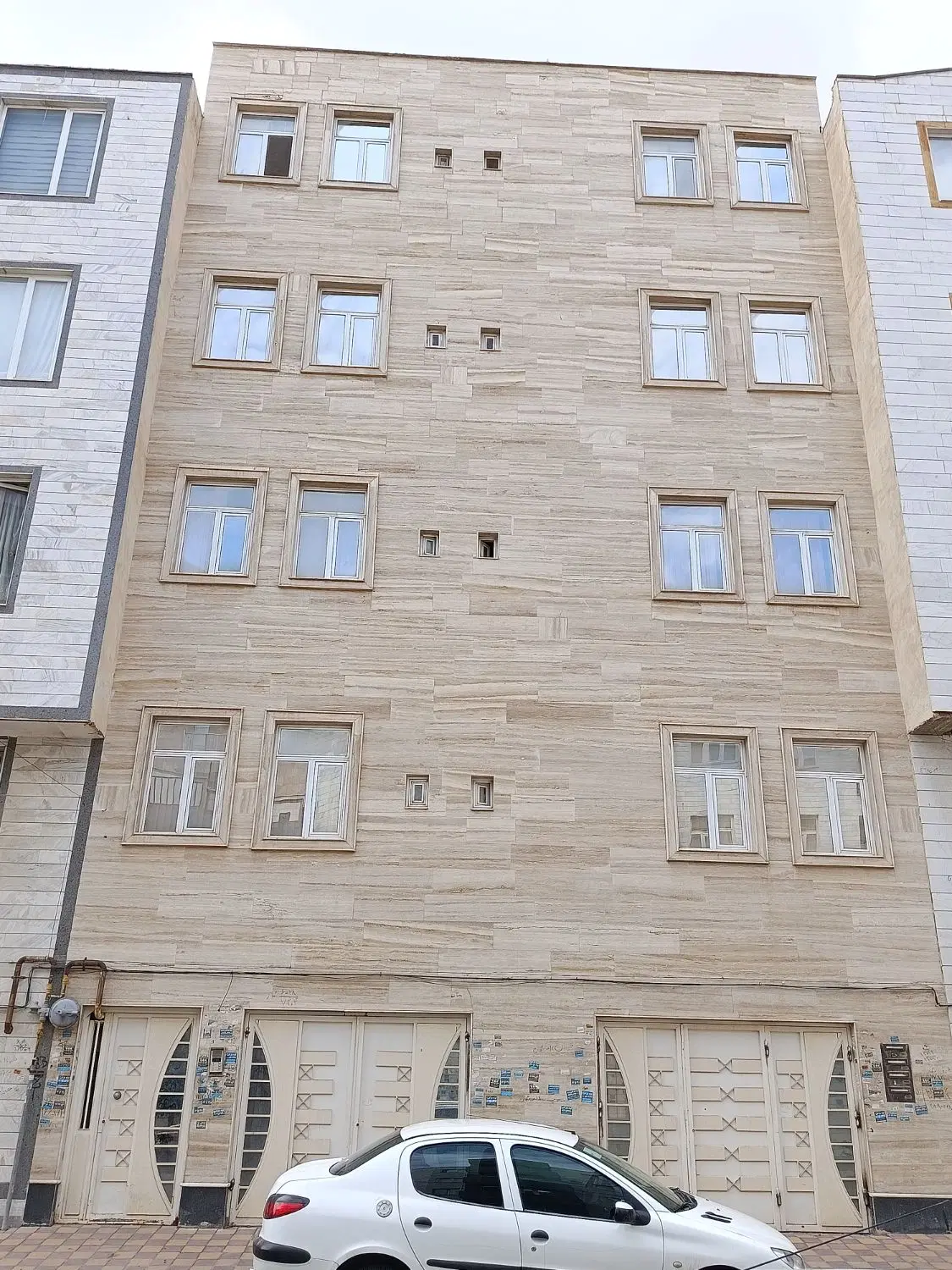 اجاره آپارتمان 105 متری در  شهرک کارشناسان