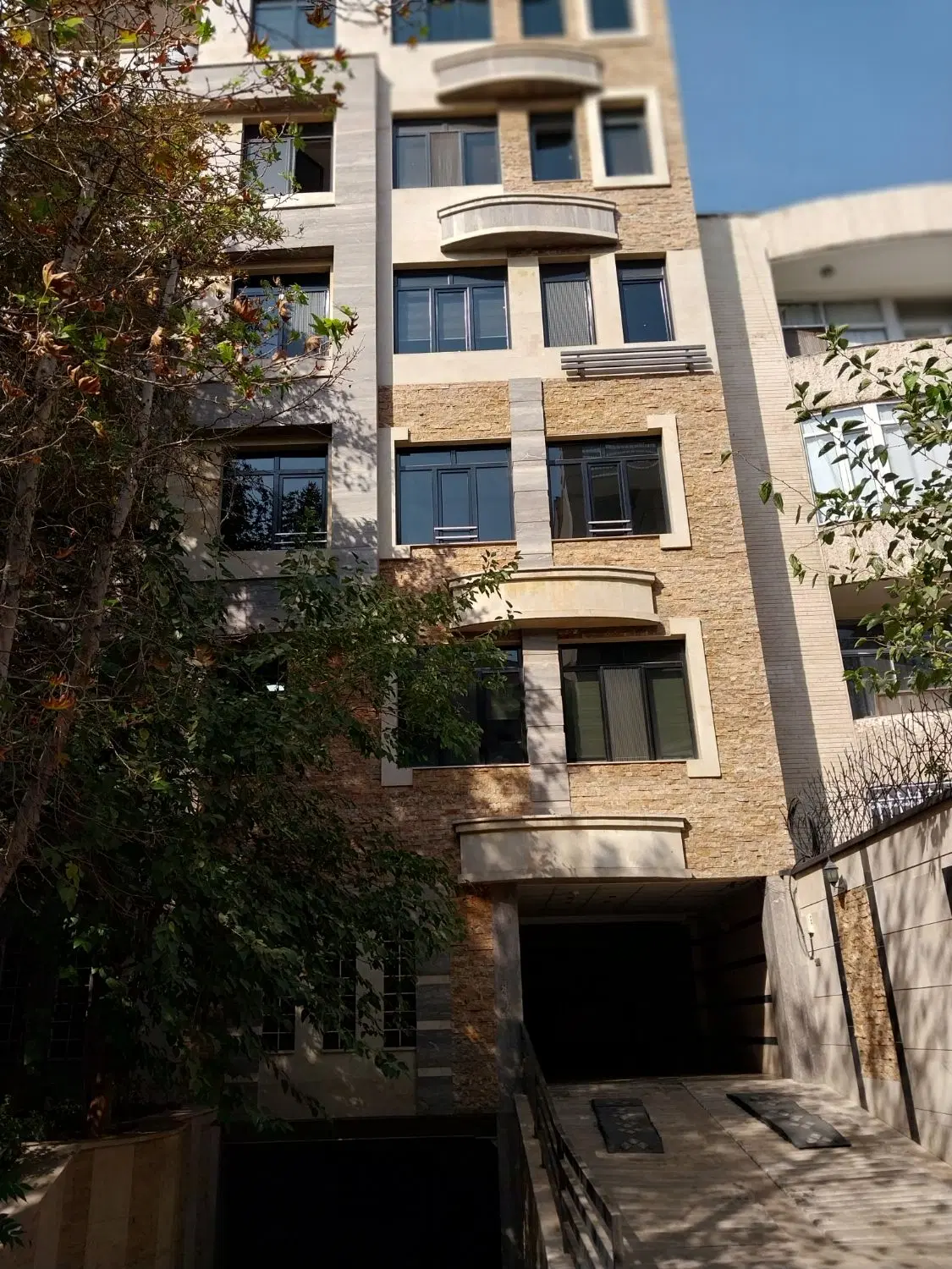 اجاره متراژ ۲۷۱ متر