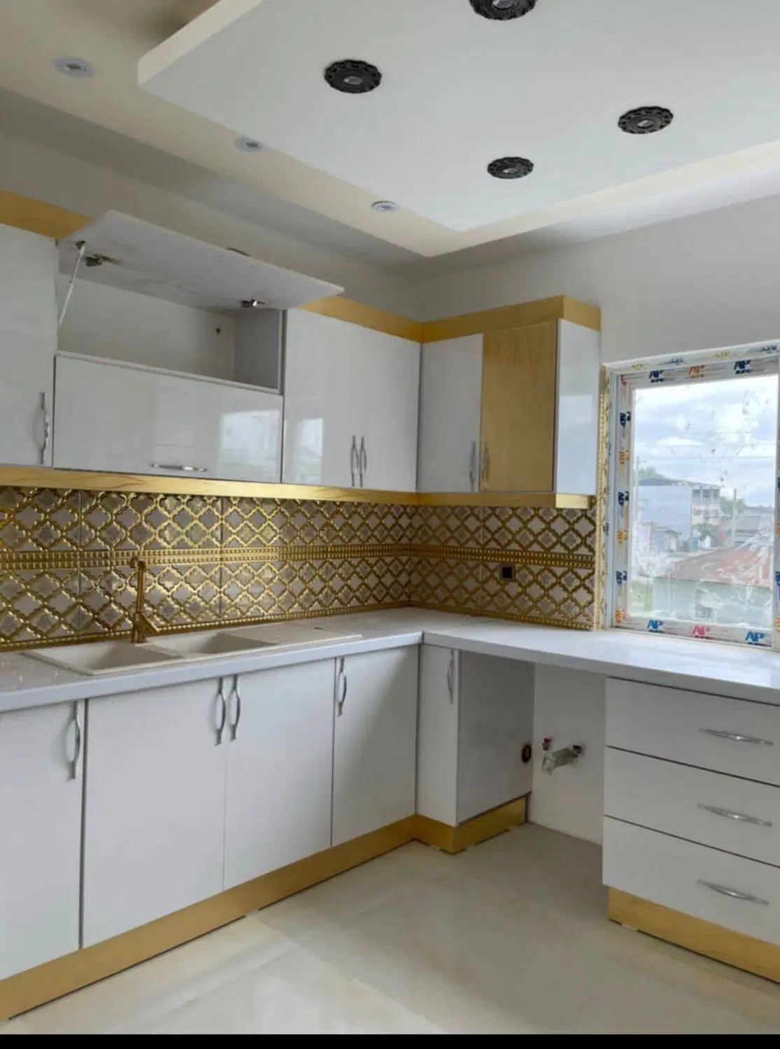 فروش ویلای تریپلکس لوکس محمودآباد