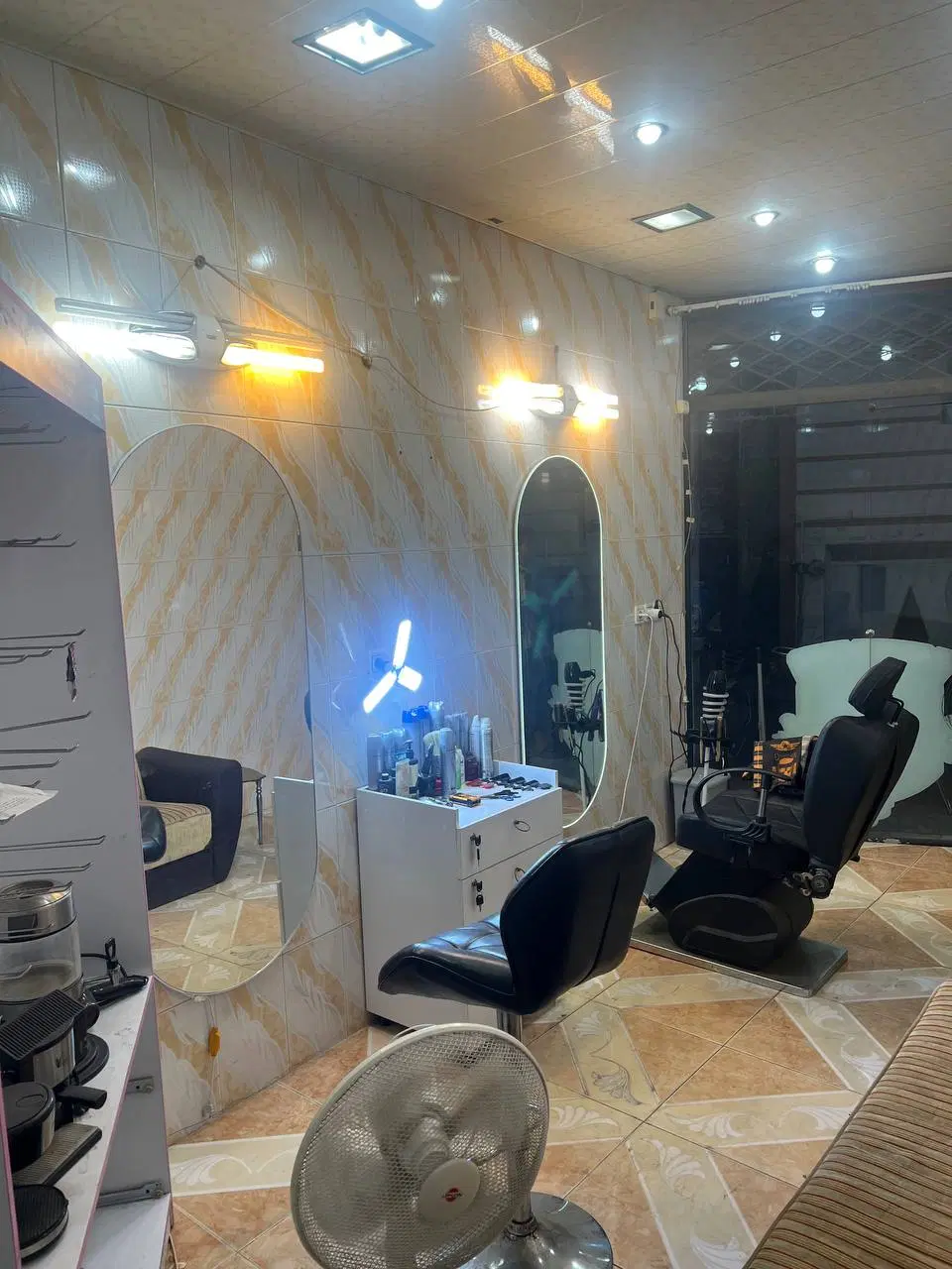 مغازه فروشی