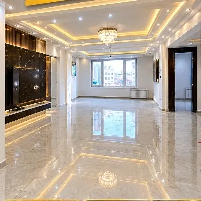 خدماتی ۲۴۰ متر چهار راه حافظ