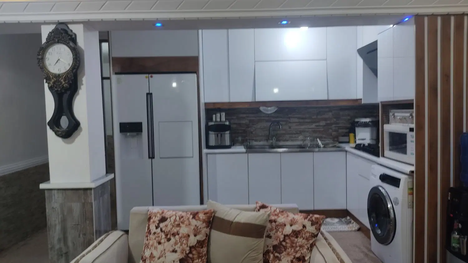 خانه طبقه بالا شقایق ۱۴