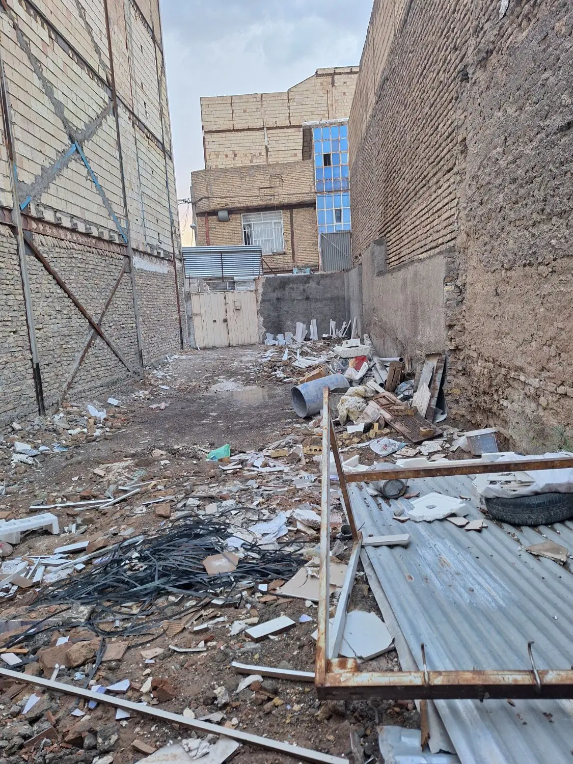 زمین ۱۳۴متر