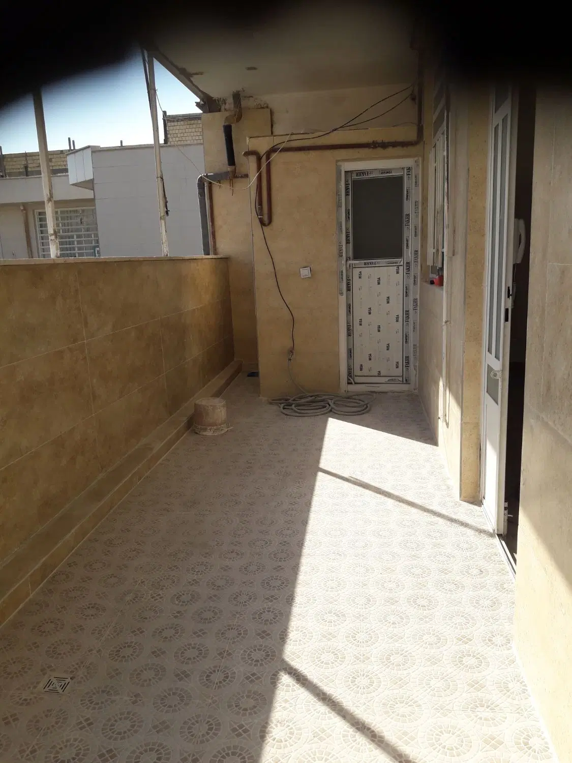 خونه طبقه بالای همکف ۹۰ متری شیک نوساز