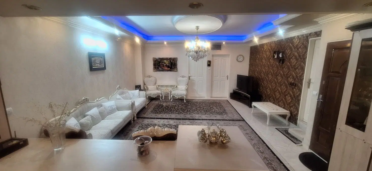 ۸۵متر ۲خواب آسانسورانباری ط اول بالای باغ خزانه