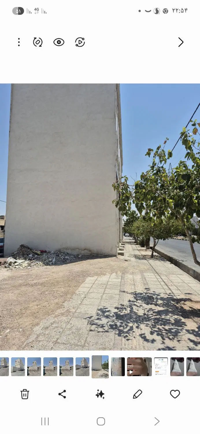 خانه ای دو طبق واقع در کرونی