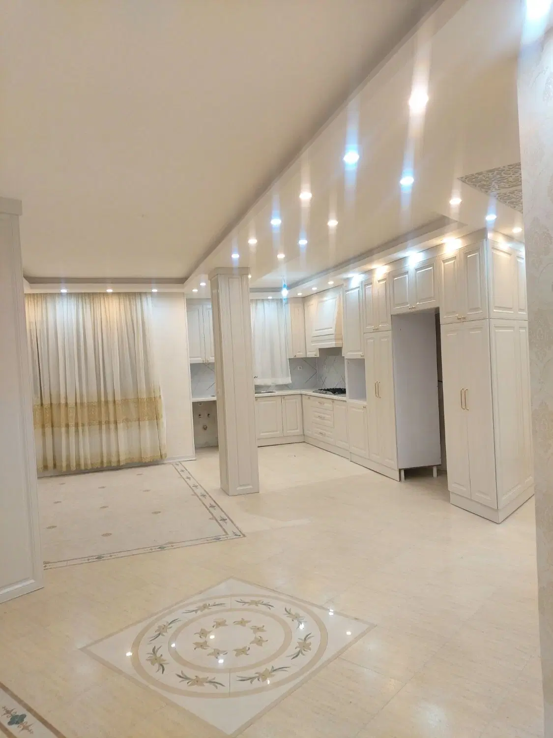 فروش آپارتمان ۳ خواب مستردار ۱۸۳ متر
