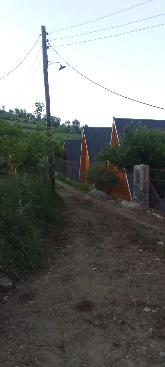 زمین ۲۴۰ متر جنب بومگردی