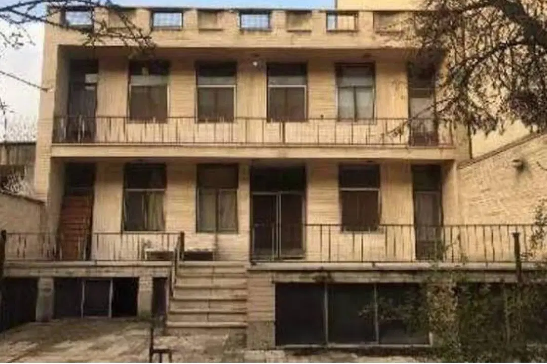 دو عدد ملک مسکونی و تجاری