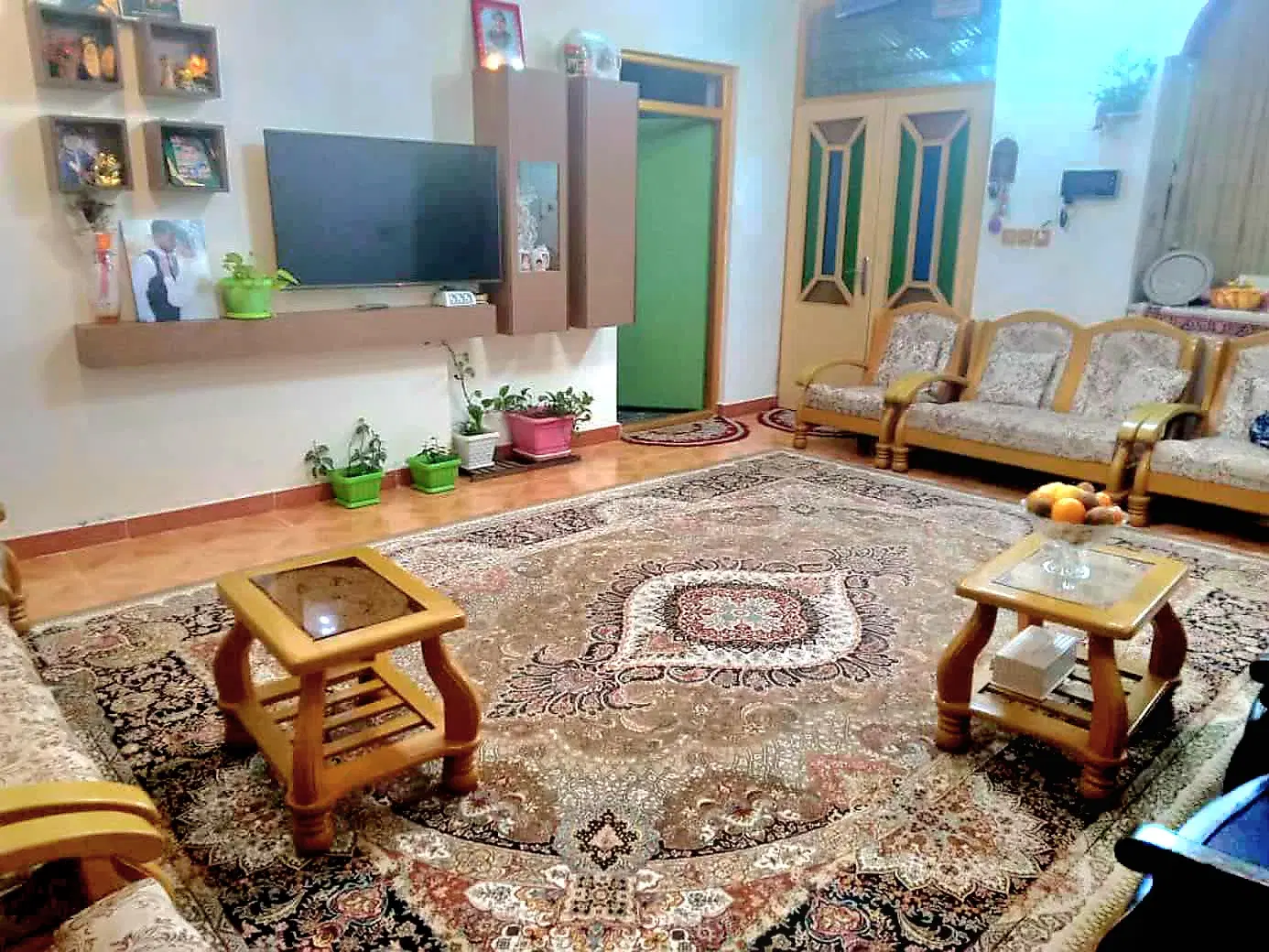 اجاره واحد۱۰۰متری دوخواب طبقه اول