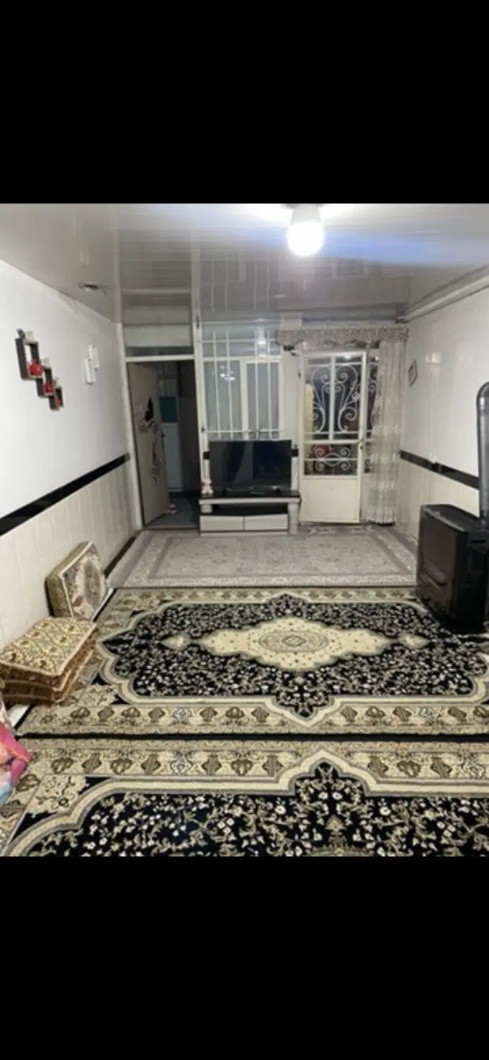 فروش خانه مسکونی یک پلاک به خیابان اصلی