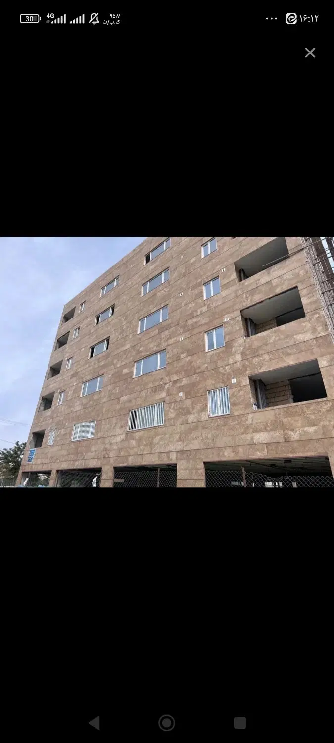 یک طبقه منزل مسکونی دربست