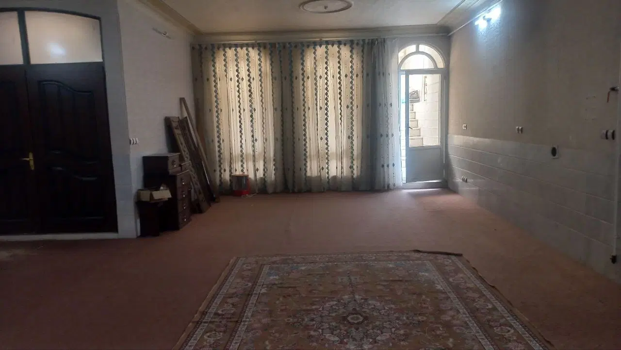 رهن کامل زیر زمین 130 متری در پانزده خرداد